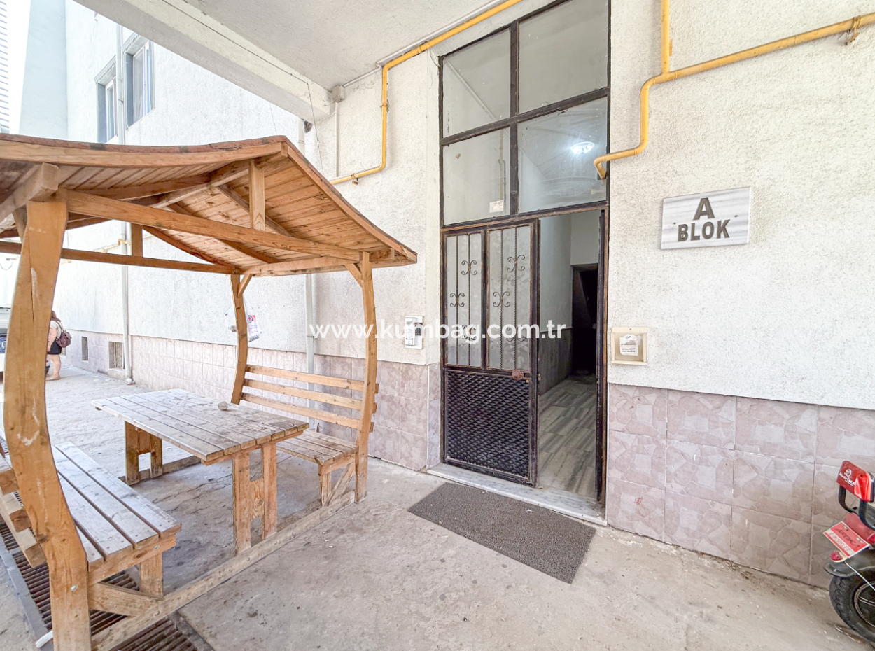 Altınova'da Cadde Üstünde Geniş 3+1 Kiralık Daire