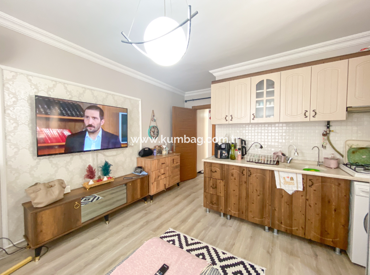 Kumbağ'da Merkezi Konumda Asansörlü İskanlı Satılık 2+1 Daire
