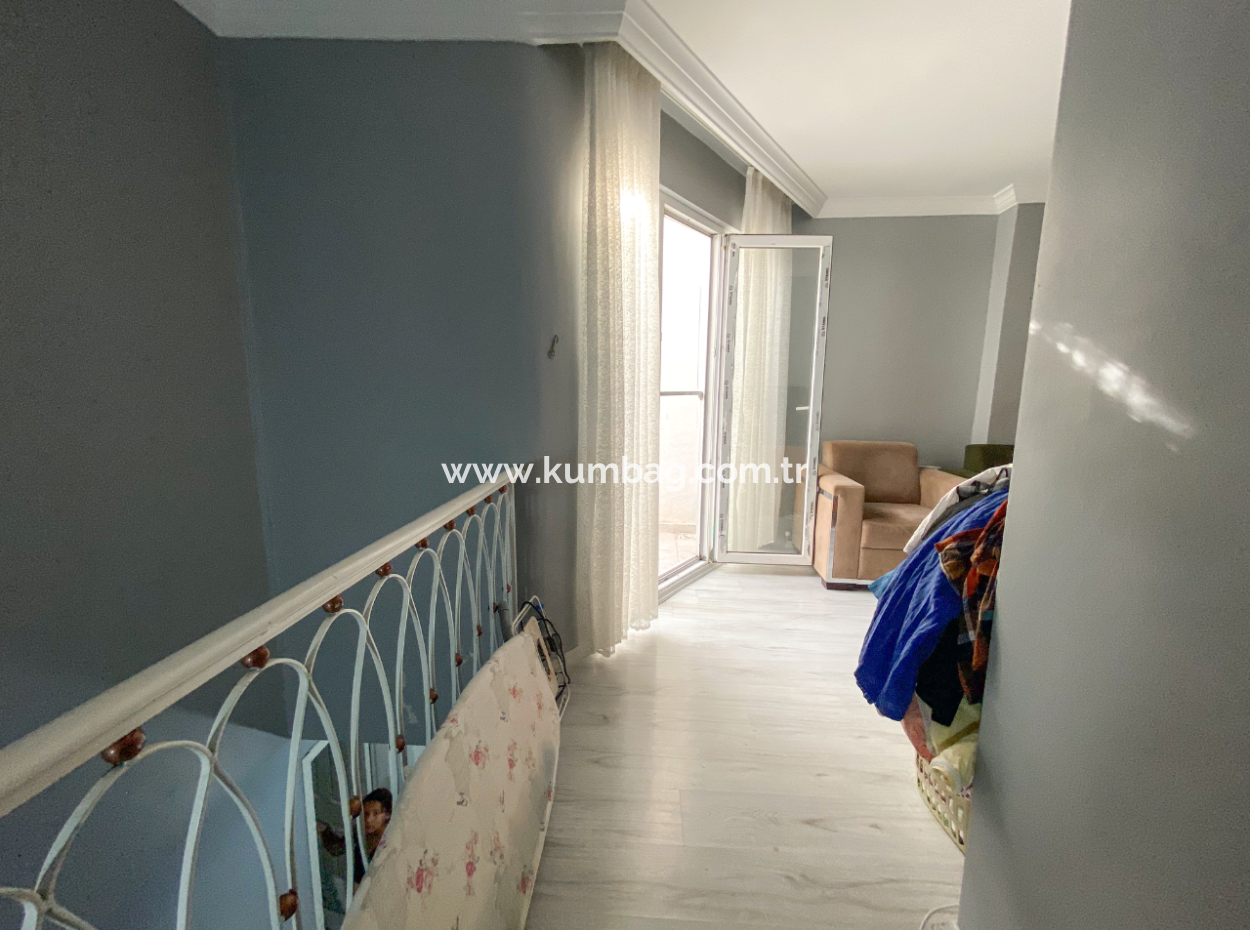 Kumbağ'da Merkezi Konumda Asansörlü Satılık 3+1 Dubleks Daire