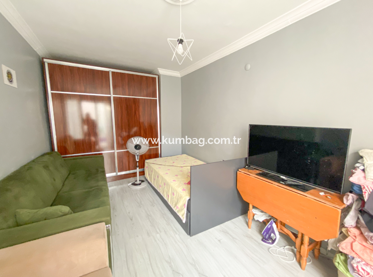 Kumbağ'da Merkezi Konumda Asansörlü Satılık 3+1 Dubleks Daire