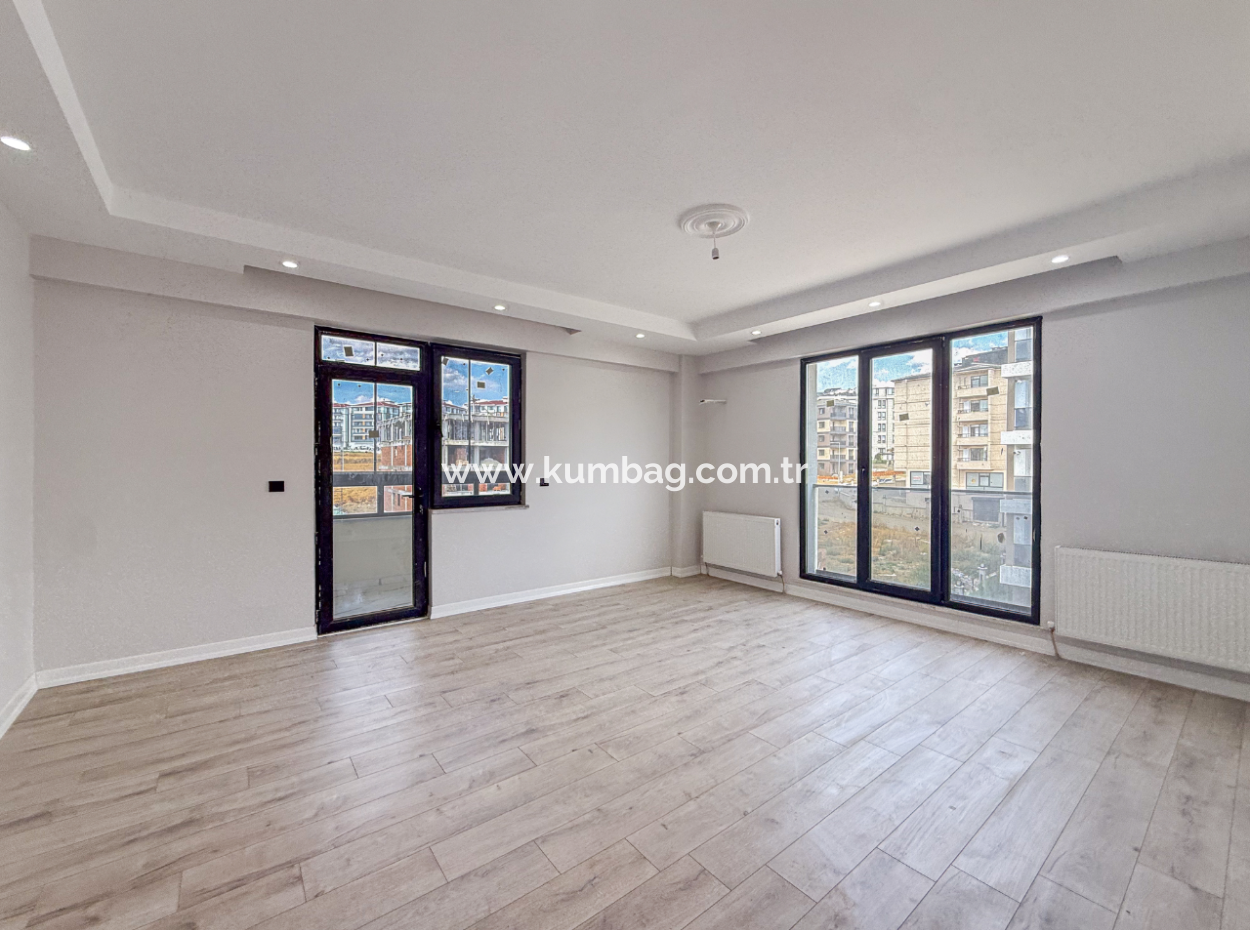 Atatürk Mahallesinde Yeni Binada Lüks Çok Geniş 2+1 Kiralık Daire 