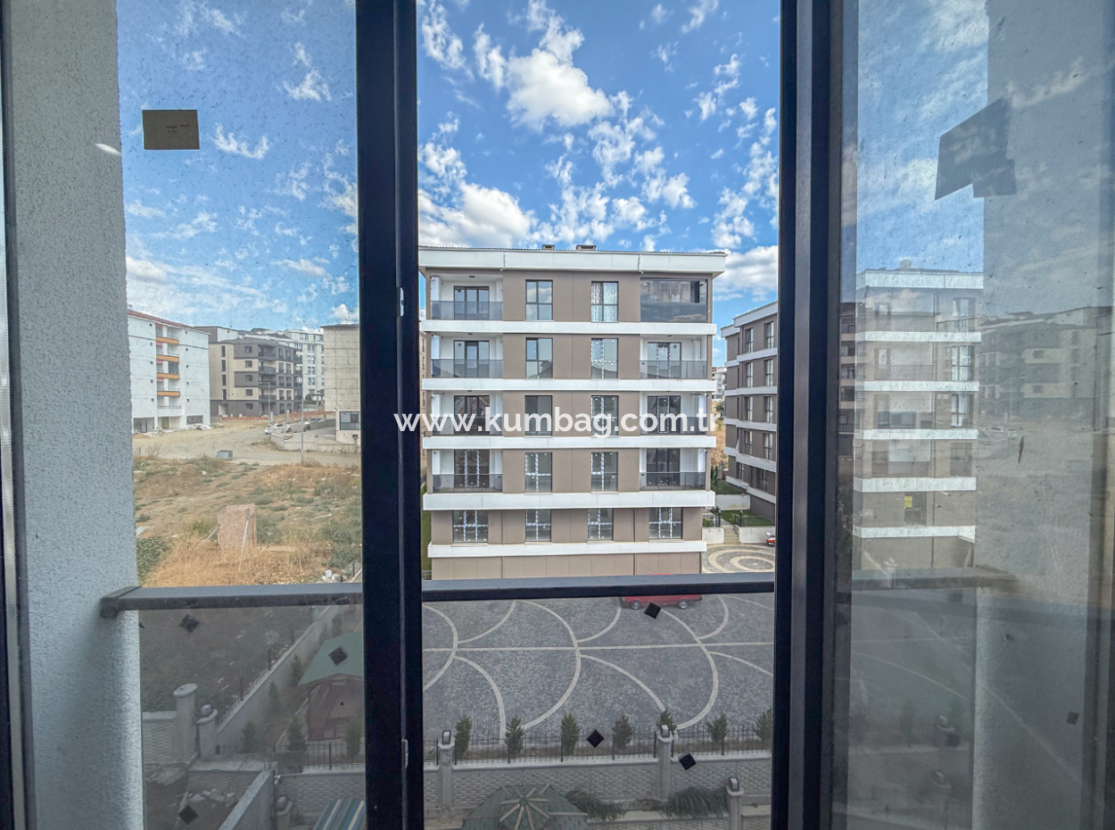 Atatürk Mahallesinde Yeni Binada Lüks Çok Geniş 2+1 Kiralık Daire 