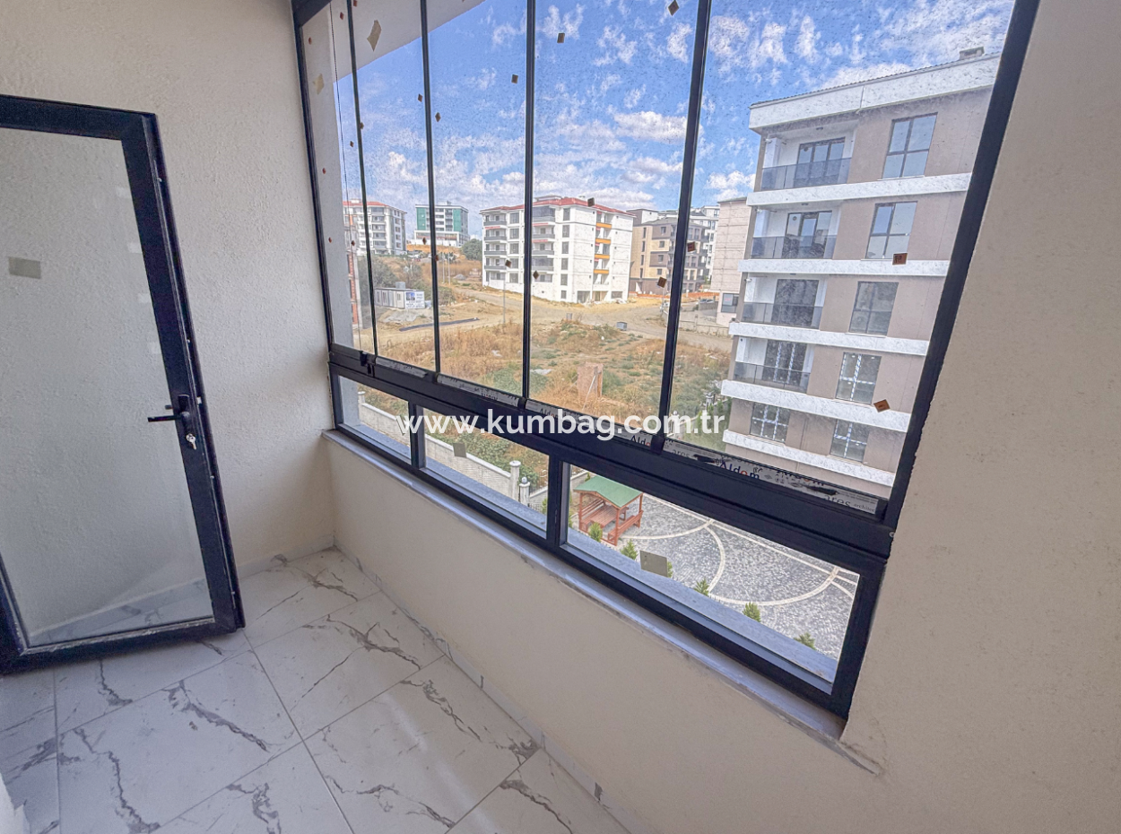 Atatürk Mahallesinde Yeni Binada Lüks Çok Geniş 2+1 Kiralık Daire 