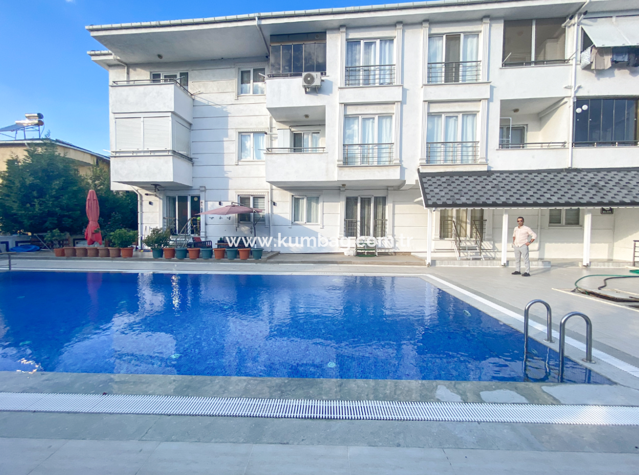 Kumbağ'da Havuzlu Site İçerisinde Bahçeli Kiralık 1+1 Daire