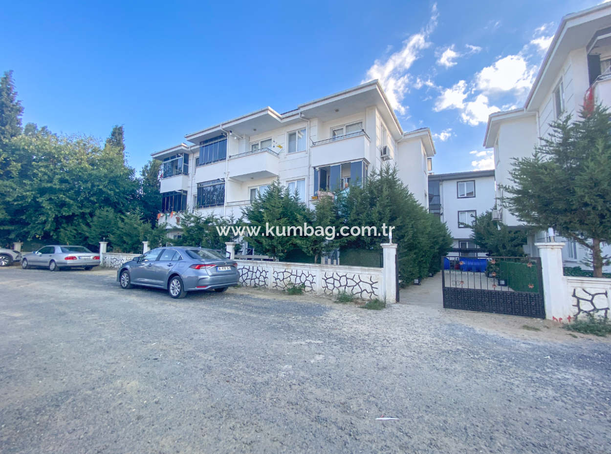 Kumbağ'da Havuzlu Site İçerisinde Bahçeli Kiralık 1+1 Daire