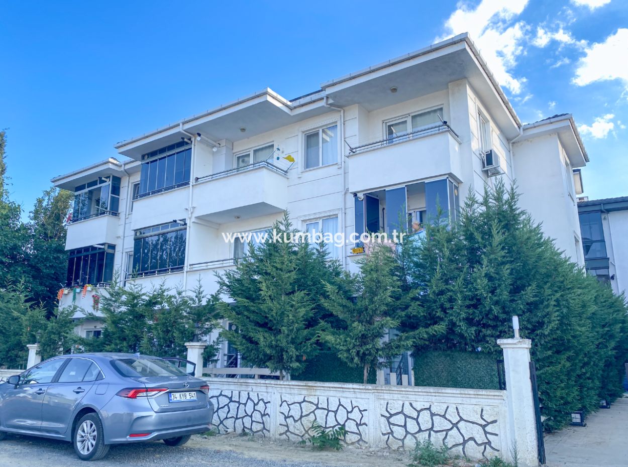 Kumbağ'da Havuzlu Site İçerisinde Bahçeli Kiralık 1+1 Daire