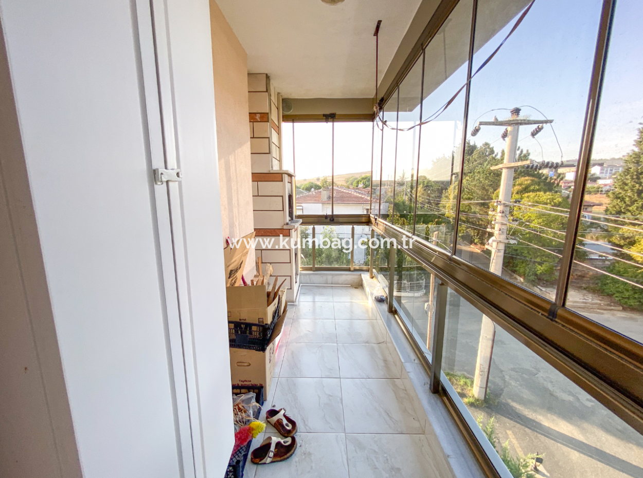 Kumbağ'da Caddenin Deniz Tarafında Eşyalı 2+1 Kiralık Daire