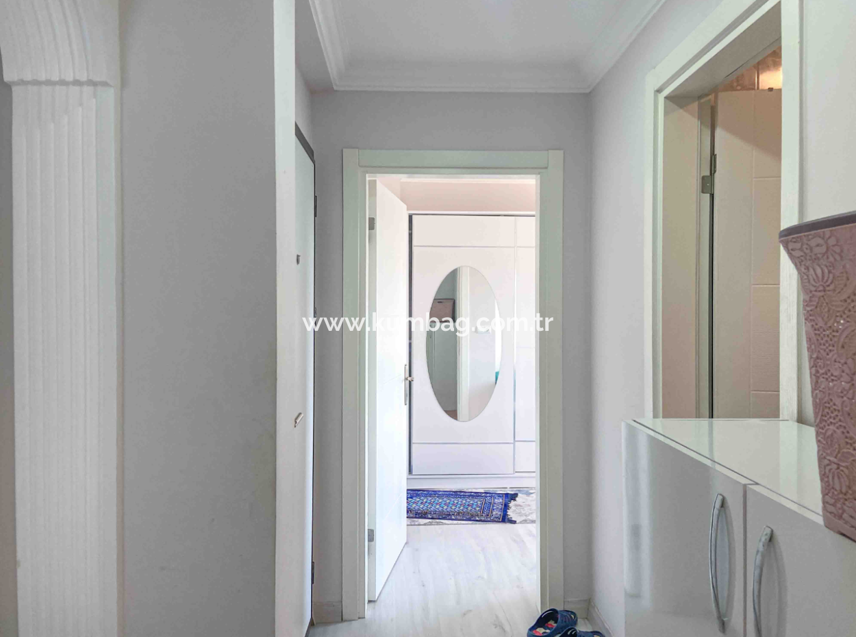 Kumbağ'da Caddenin Deniz Tarafında Eşyalı 2+1 Kiralık Daire