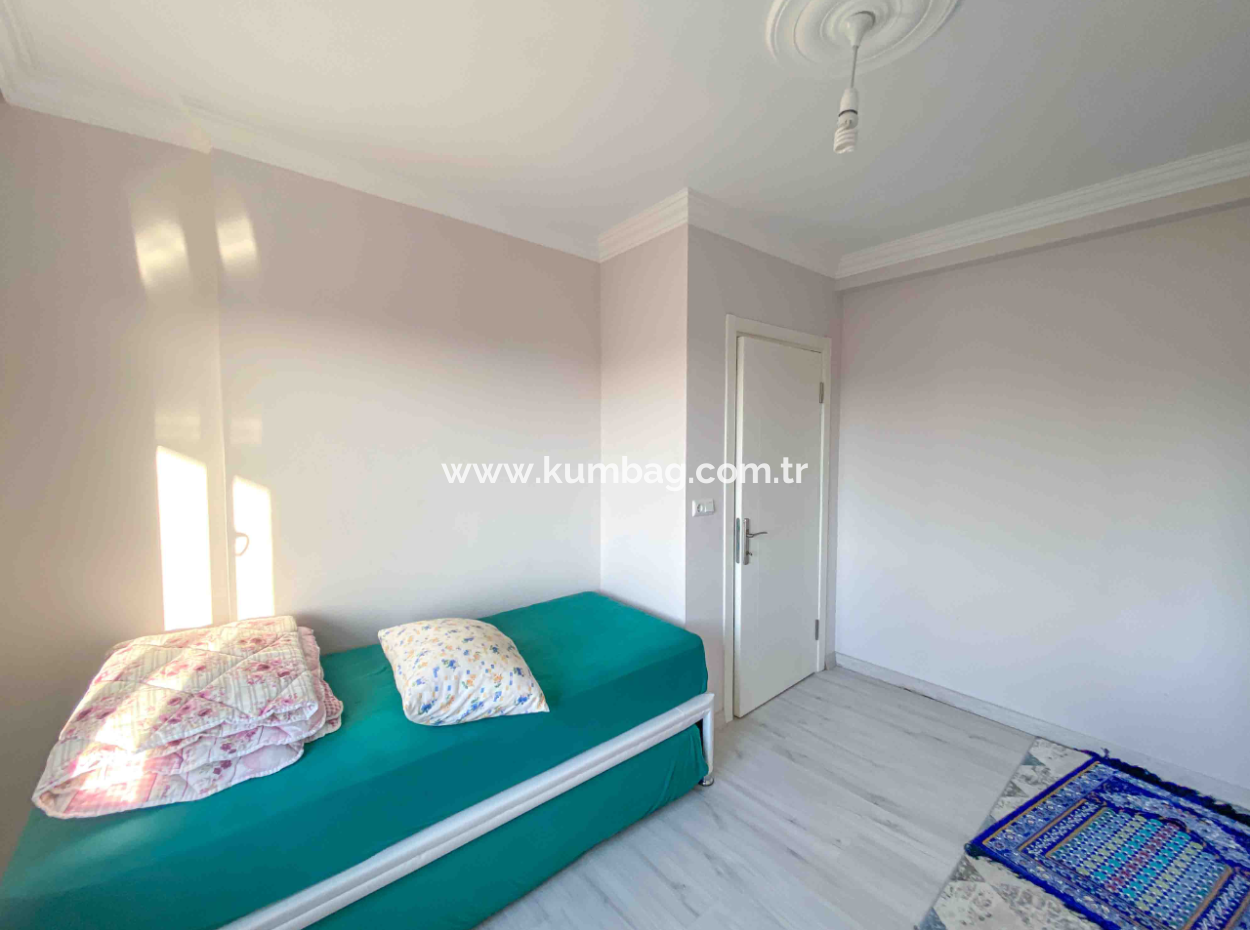 Kumbağ'da Caddenin Deniz Tarafında Eşyalı 2+1 Kiralık Daire