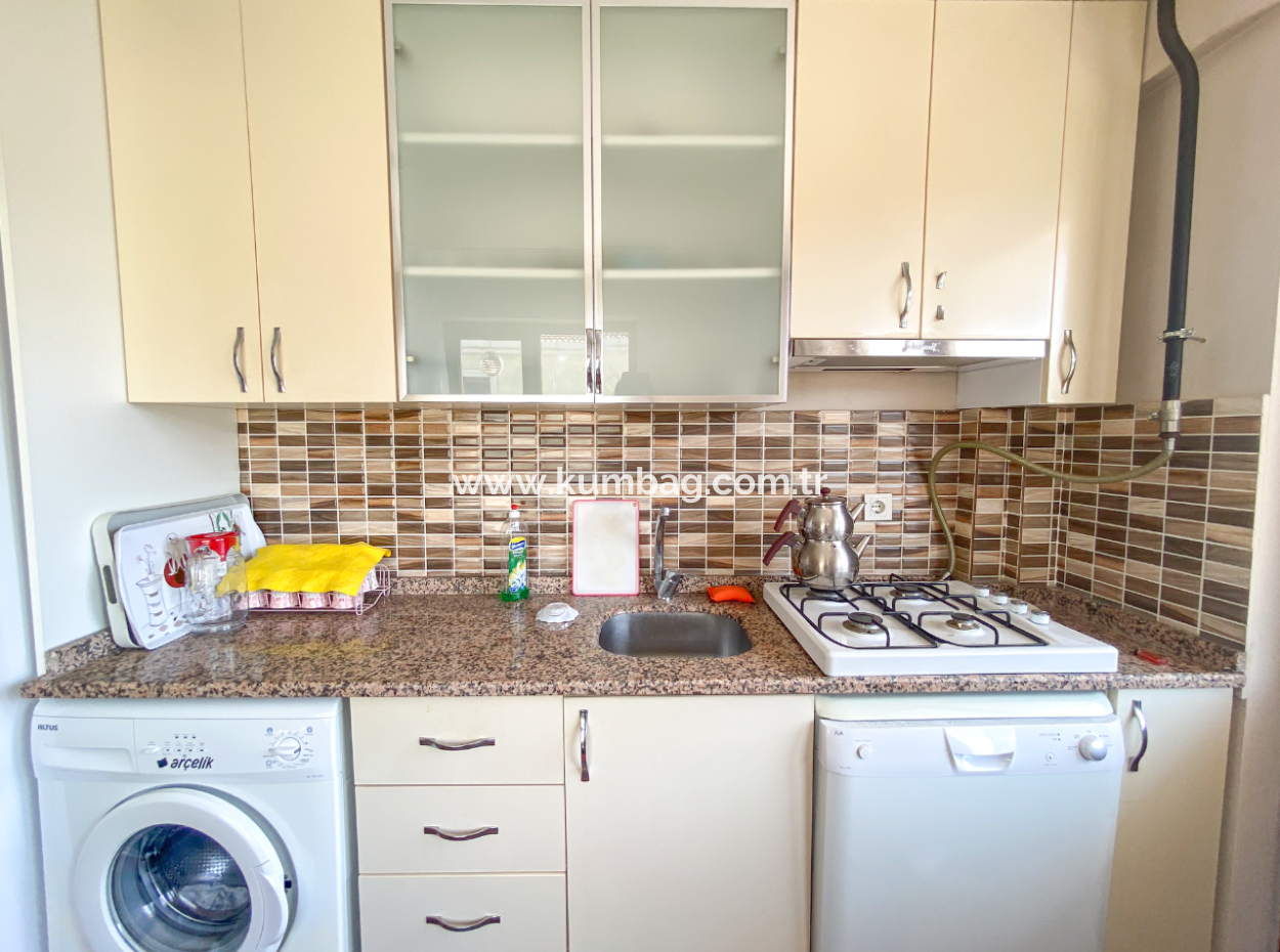 Kumbağ'da Caddenin Deniz Tarafında 2+1 Eşyalı Kiralık Daire