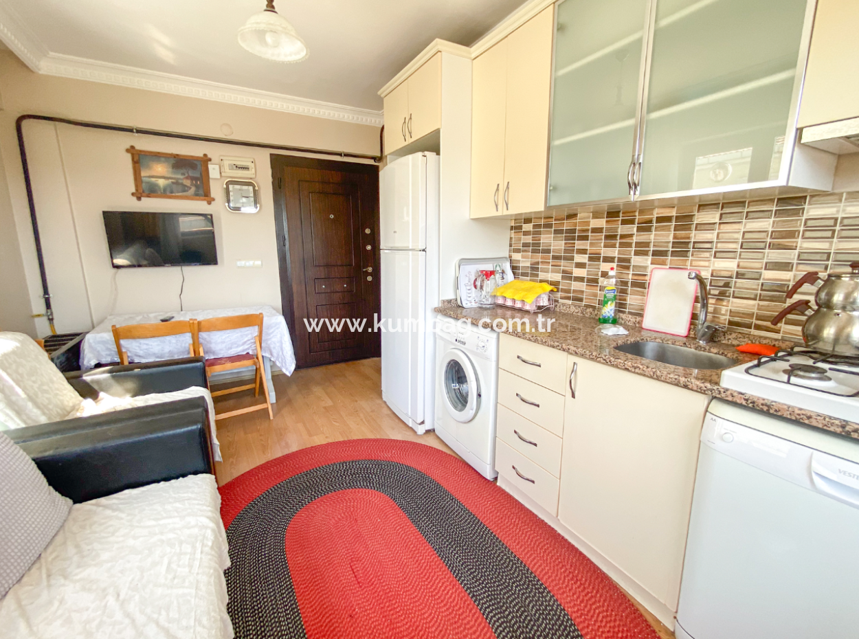 Kumbağ'da Caddenin Deniz Tarafında 2+1 Eşyalı Kiralık Daire