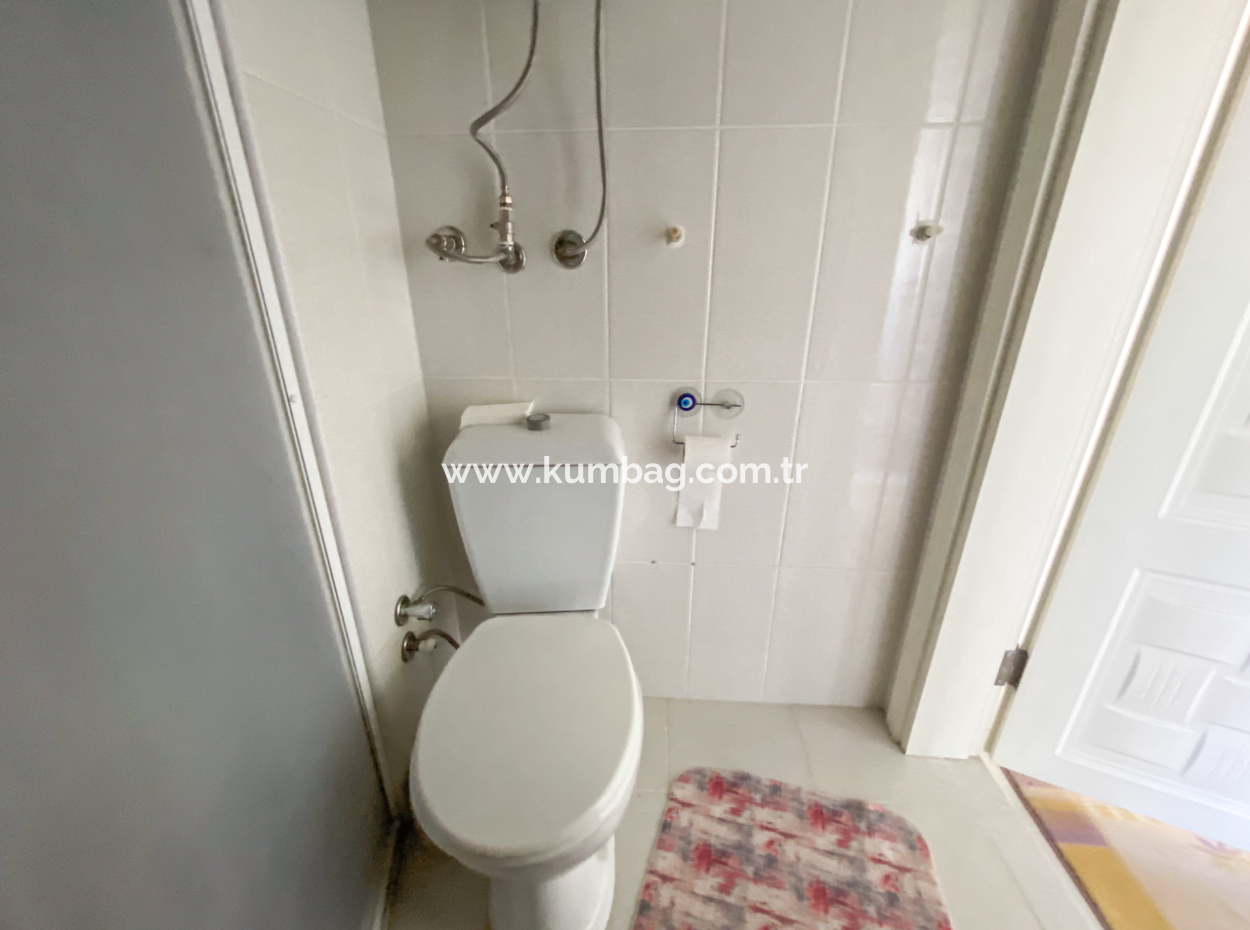 Kumbağ'da Caddenin Deniz Tarafında 2+1 Eşyalı Kiralık Daire