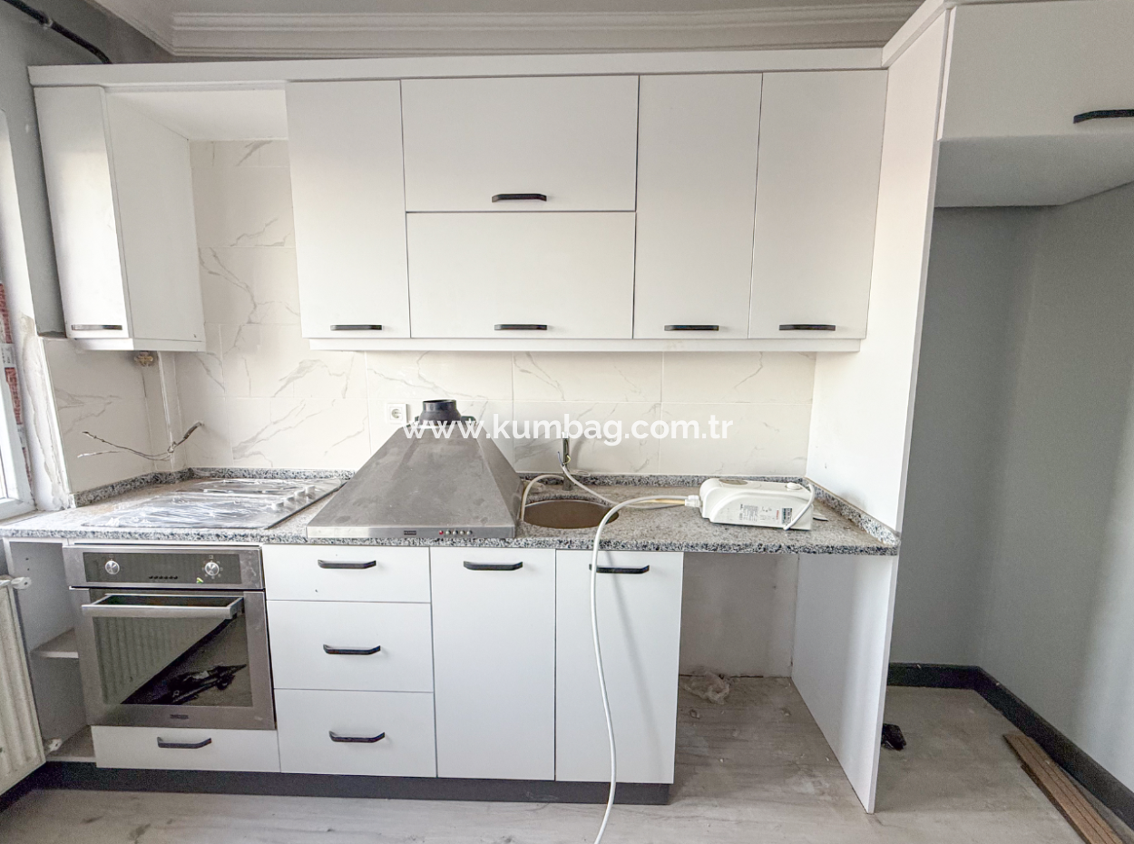 Altınova'da Merkezi Konumda Çok Geniş 3+1 Kiralık Daire