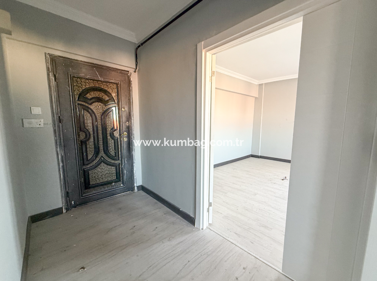 Altınova'da Merkezi Konumda Çok Geniş 3+1 Kiralık Daire