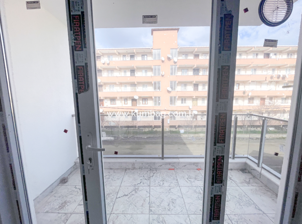 Kumbağ'da Yeni Binada Ferah Ve Denize Yakın Satılık 2+1 Daireler