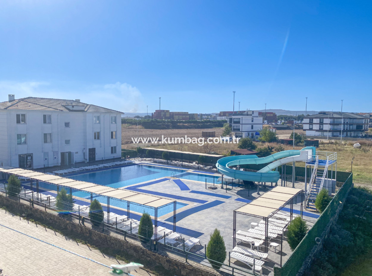 Aquaparklı Havuzlu Denize Yakın Sitede Kiralık 2+1 Daire