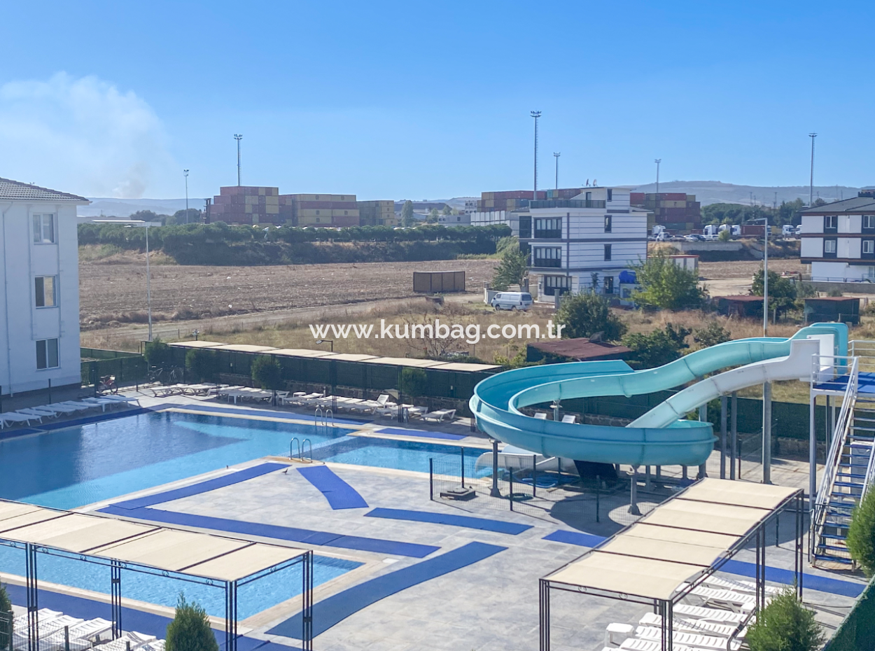 Aquaparklı Havuzlu Denize Yakın Sitede Satılık 2+1 Daire