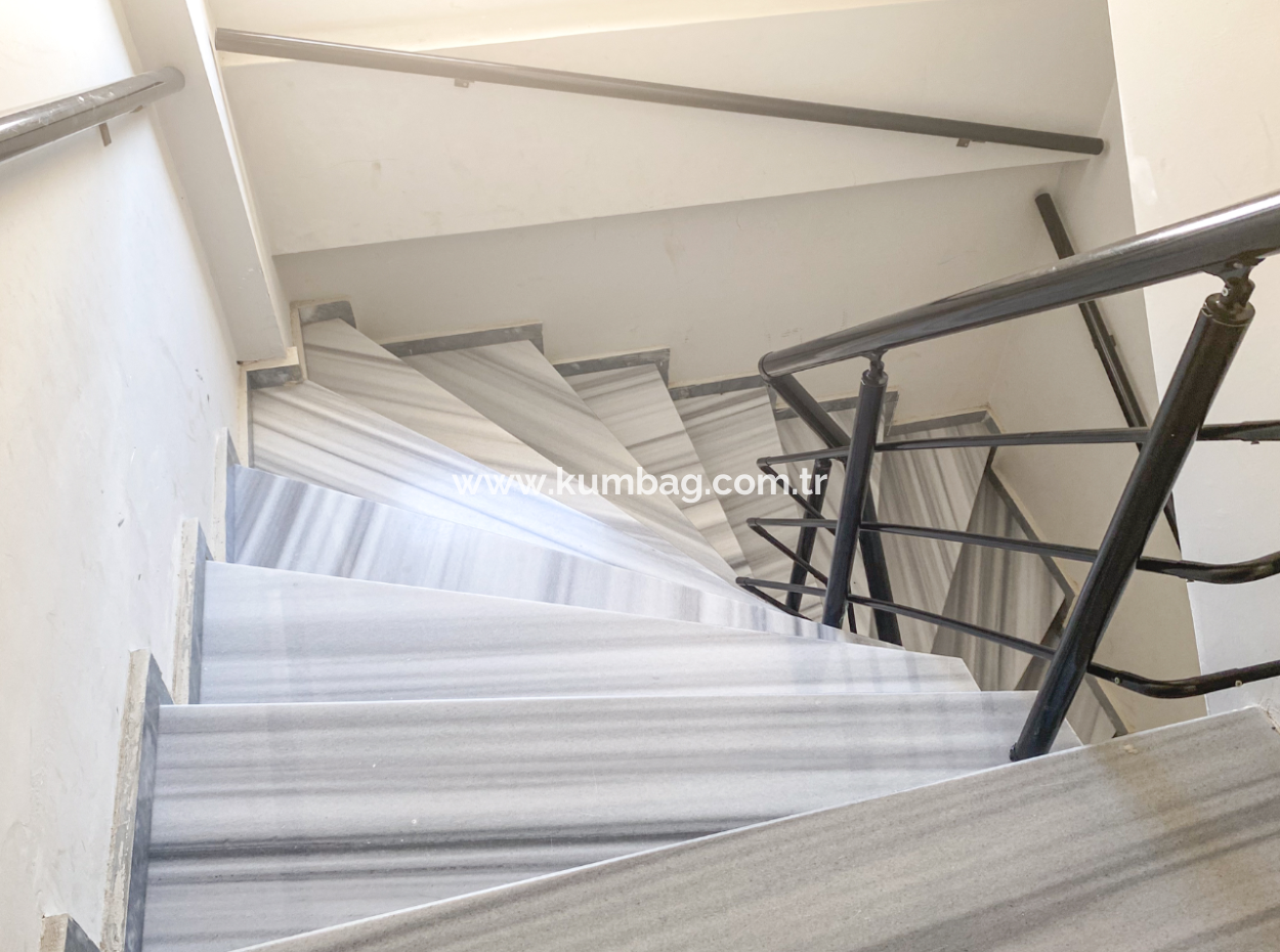 Aquaparklı Havuzlu Denize Yakın Sitede Kiralık 2+1 Daire