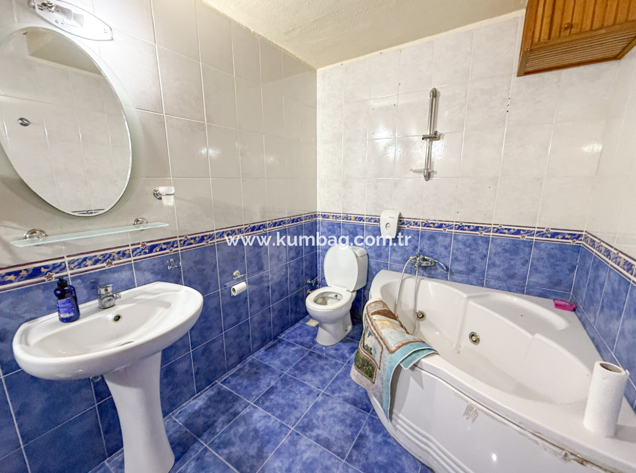 Kumbağ Merkezde Satılık 3+1 Villa Ve 300 M2 İmarlı Arsası