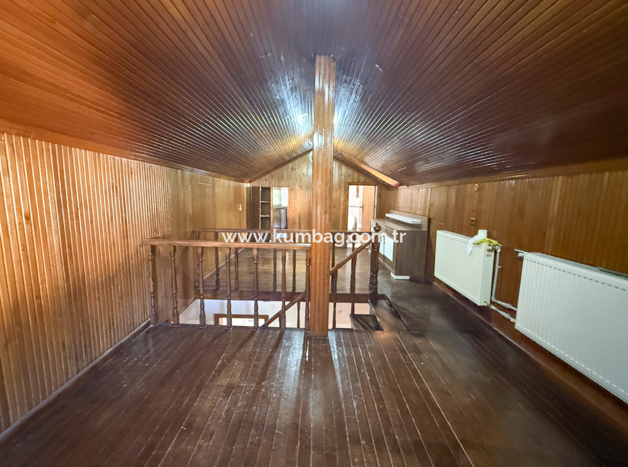 Kumbağ Merkezde Satılık 3+1 Villa Ve 300 M2 İmarlı Arsası