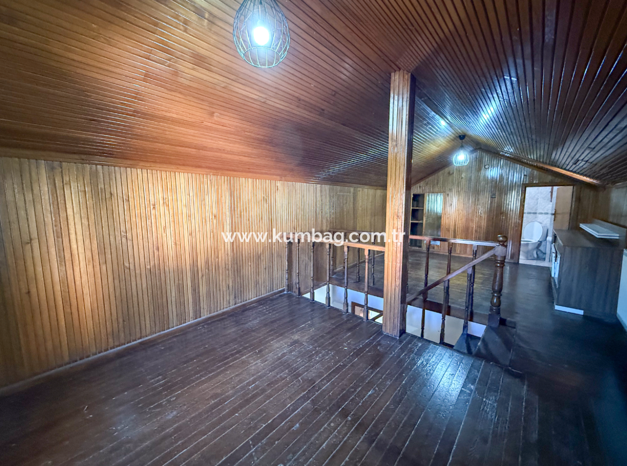 Kumbağ Merkezde Satılık 3+1 Villa Ve 300 M2 İmarlı Arsası