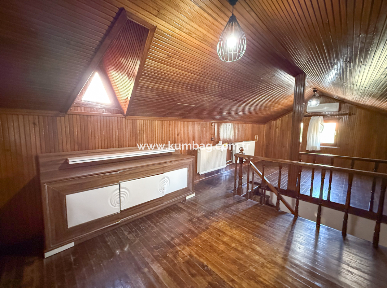 Kumbağ Merkezde Satılık 3+1 Villa Ve 300 M2 İmarlı Arsası