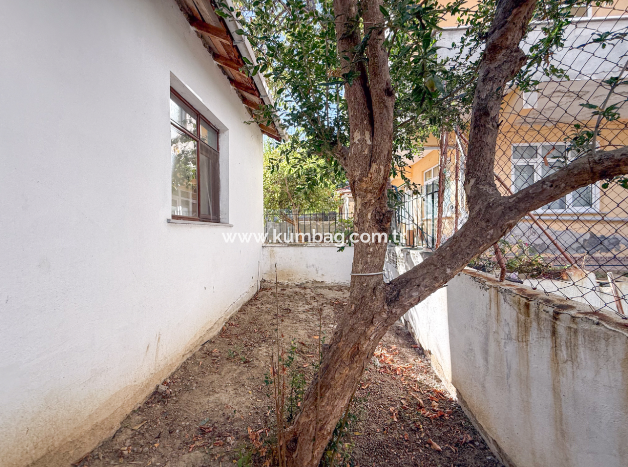 Kumbağ Merkezde Satılık 3+1 Villa Ve 300 M2 İmarlı Arsası