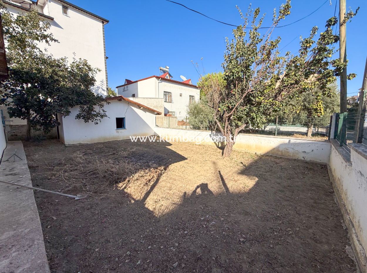 Kumbağ Merkezde Satılık 3+1 Villa Ve 300 M2 İmarlı Arsası