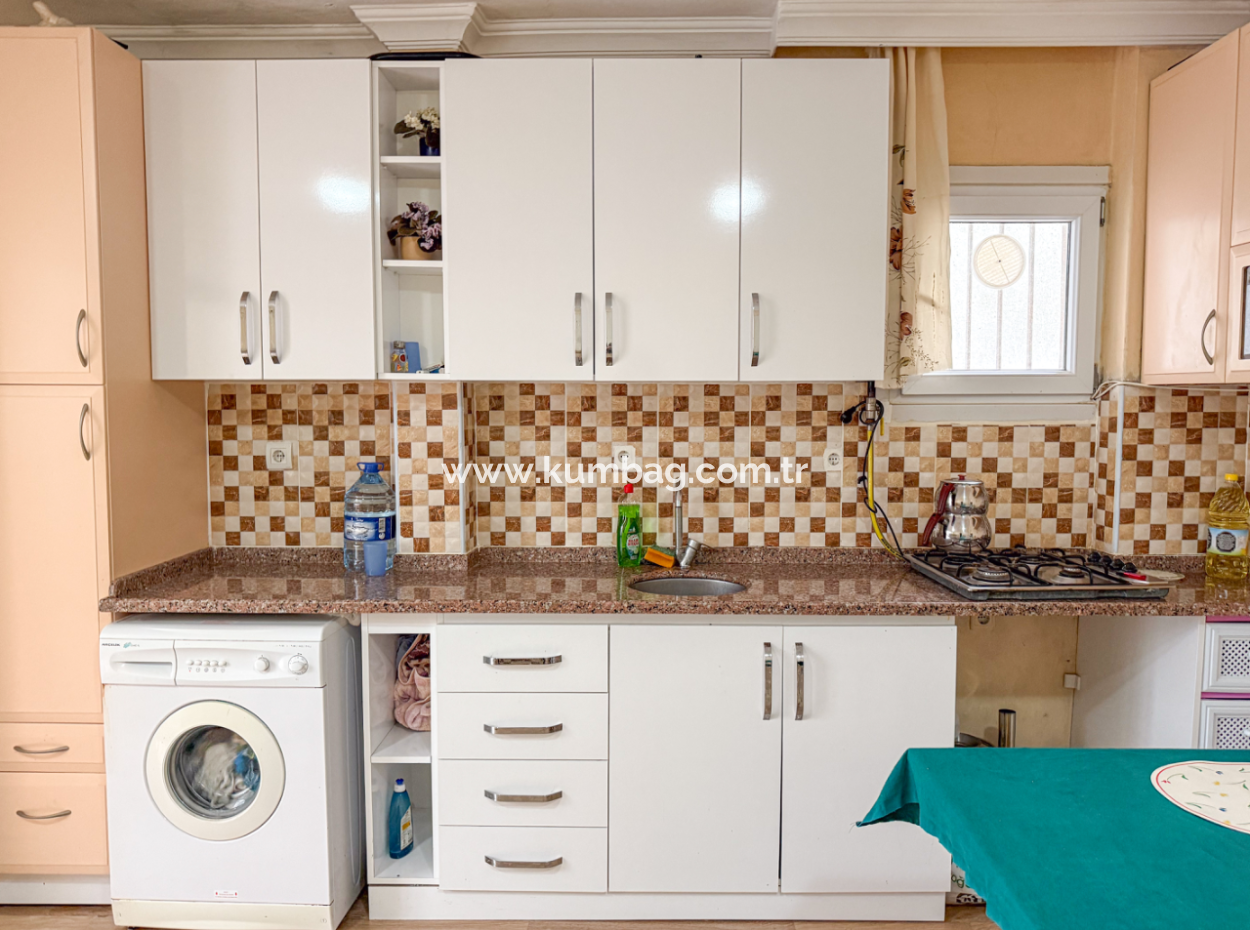 Kumbağ Merkezi Konumda Bahçeli Full Eşyalı 1+1 Satılık Daire