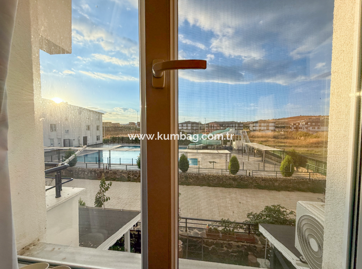 Aquaparklı Havuzlu Denize Yakın Site İçinde Satılık 1+1 Daire