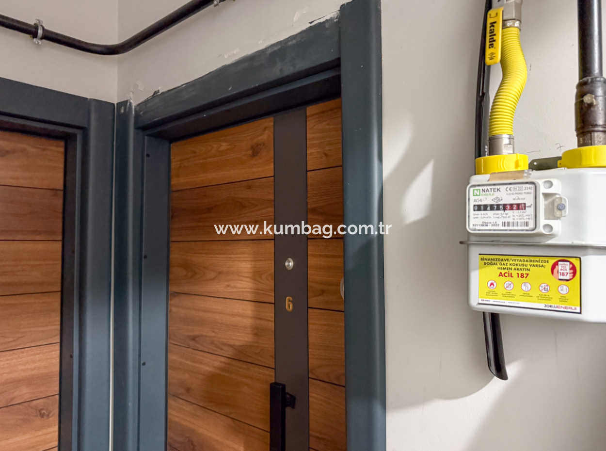 Aquaparklı Havuzlu Denize Yakın Site İçinde Satılık 1+1 Daire