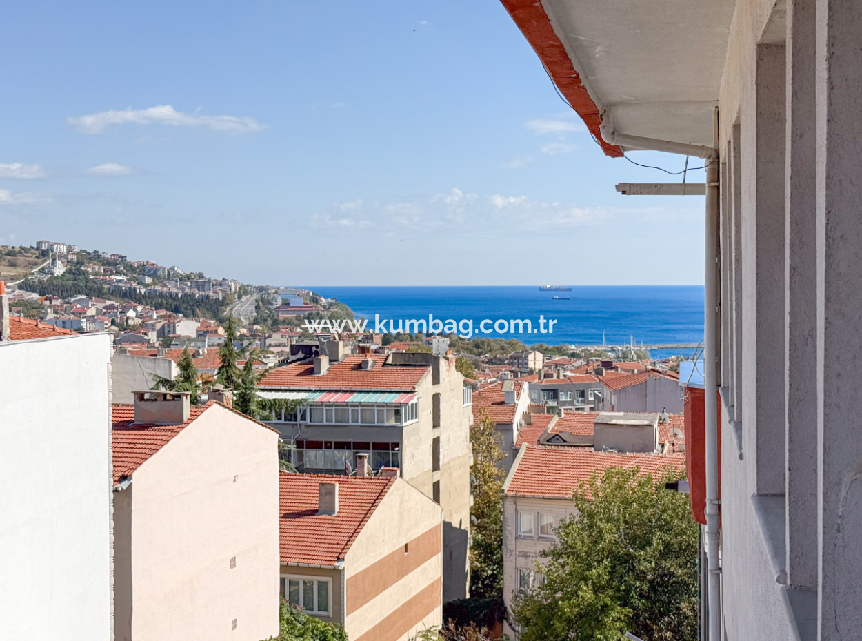 Muratlı Caddesinde Asansörlü Geniş Ve İskanlı Satılık 2+1 Daire