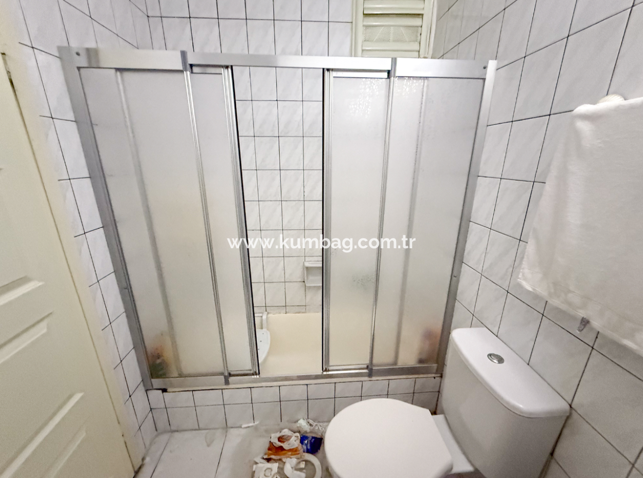 Muratlı Caddesinde Asansörlü Geniş Ve İskanlı Satılık 2+1 Daire