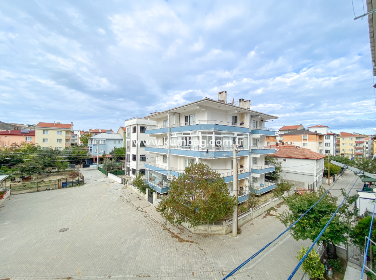 Kumbağ Köyiçinde Çok Geniş Eşyalı/Eşyasız 2+1 Kiralık Daire