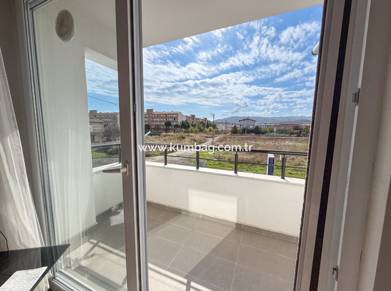 Aquaparklı Havuzlu Denize Yakın Sitede Eşyalı 1+1 Satılık Daire