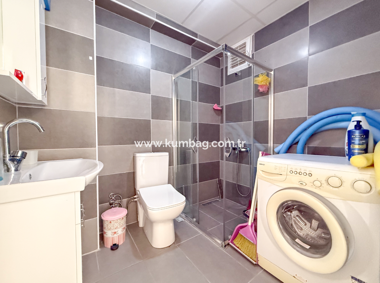 Aquaparklı Havuzlu Denize Yakın Sitede Eşyalı 1+1 Satılık Daire