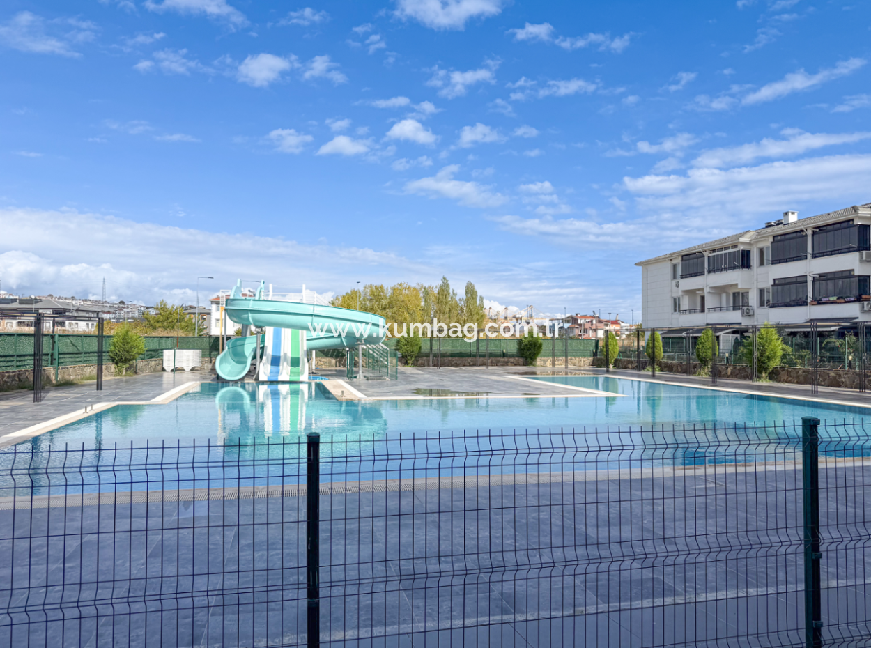 Aquaparklı Havuzlu Denize Yakın Sitede Eşyalı 1+1 Satılık Daire