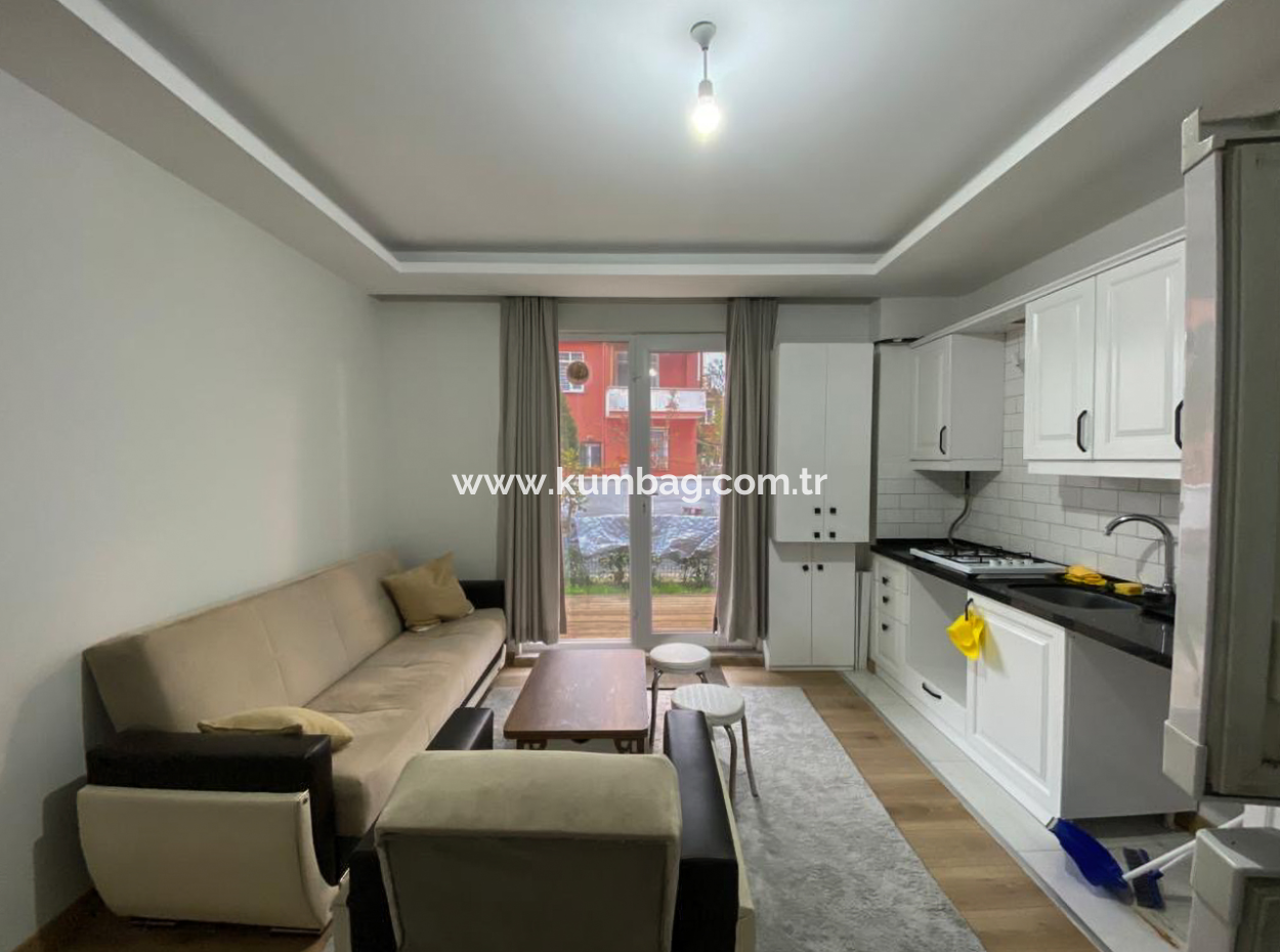 Kumbağ'da Havuzlu Butik Sitede Bahçeli Full Eşyalı Satılık 2+1 Daire