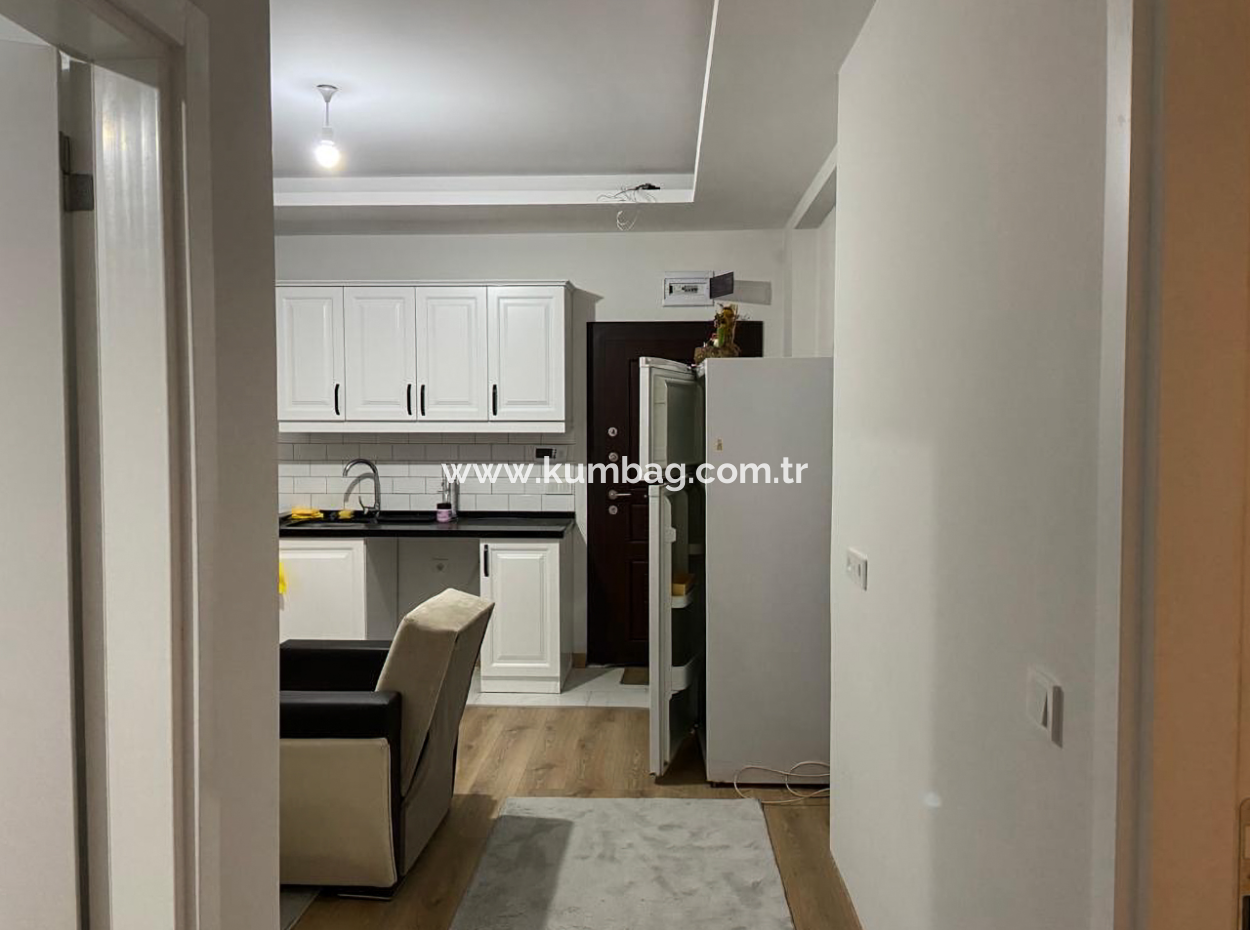 Kumbağ'da Havuzlu Butik Sitede Bahçeli Full Eşyalı Satılık 2+1 Daire