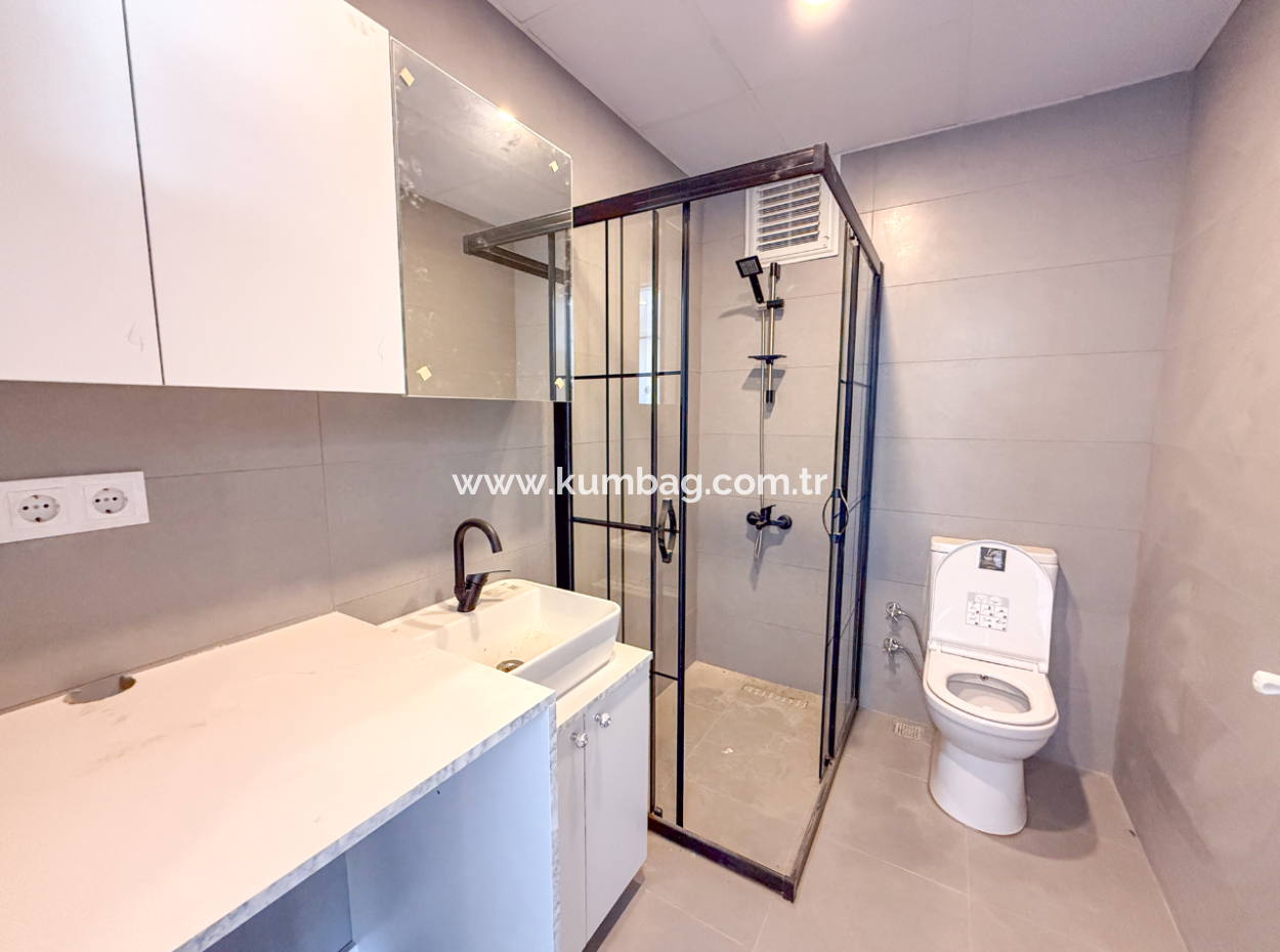 Kumbağ Havuzlu Sitede Denize Yakın Kiralık Lüks 1+1 Daire