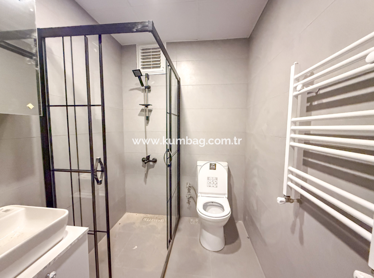 Kumbağ Havuzlu Sitede Denize Yakın Kiralık Lüks 1+1 Daire