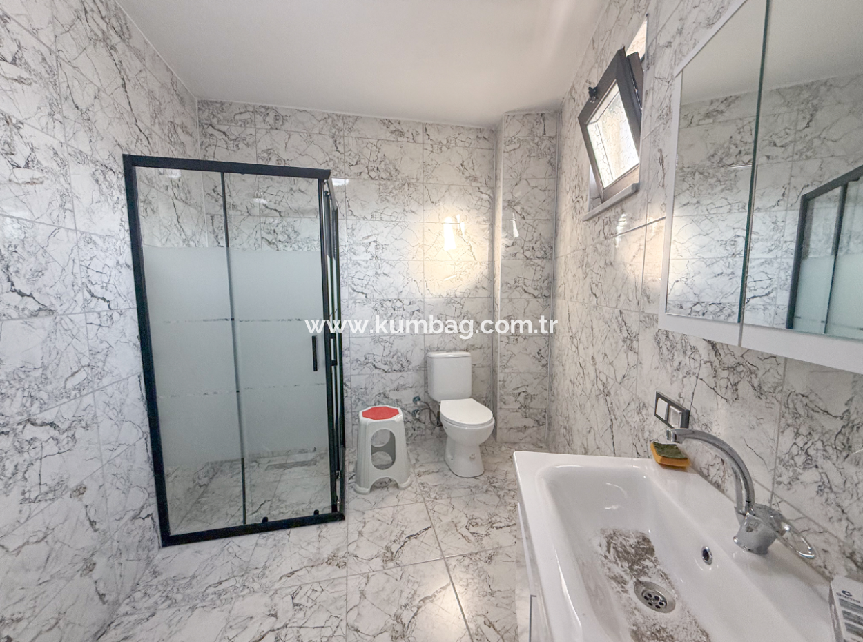 Kumbağ'da Cadde Üzerinde Geniş Oturuma Hazır Kiralık Sıfır 2+1