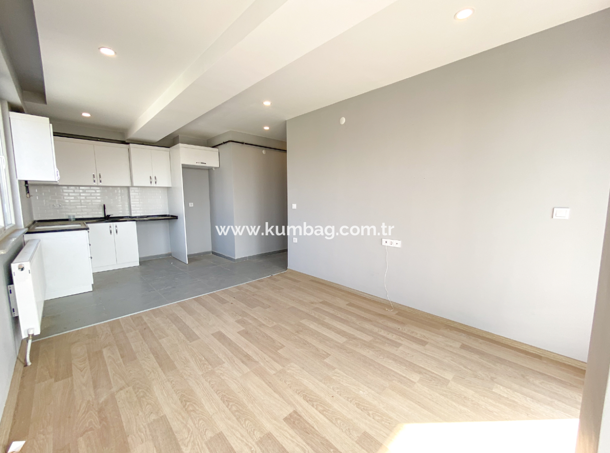 Kumbağ Deniz Tarafında Havuzlu Sitede Satılık Lüks 2+1 Daireler