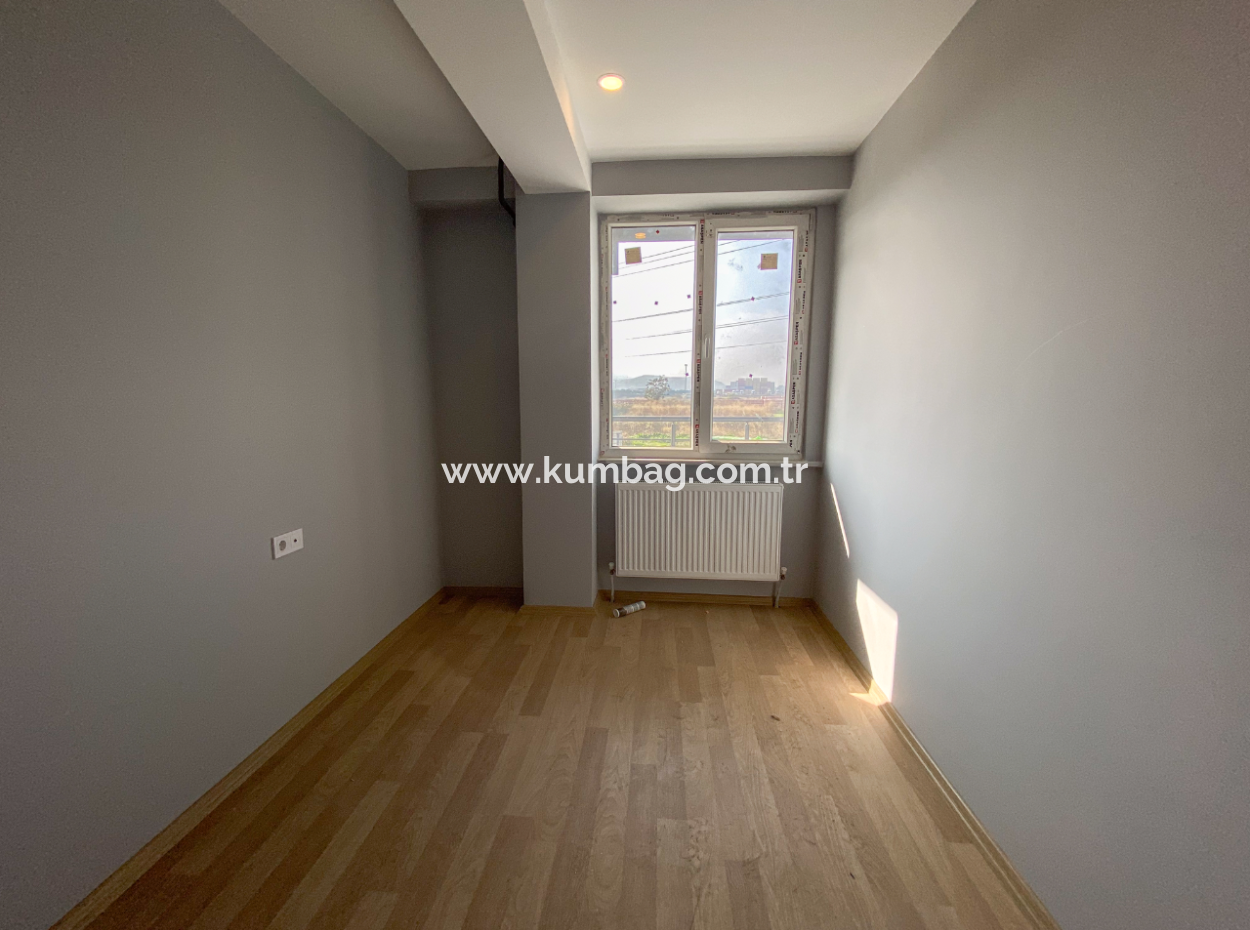 Kumbağ Deniz Tarafında Havuzlu Sitede Satılık Lüks 2+1 Daireler