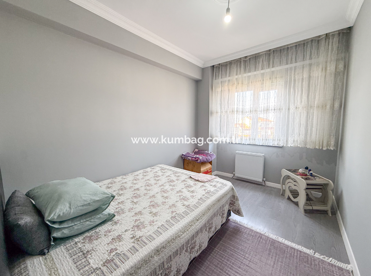 Kumbağ'da Ana Cadde Üzerinde Geniş Ve Ferah 2+1 Satılık Daire