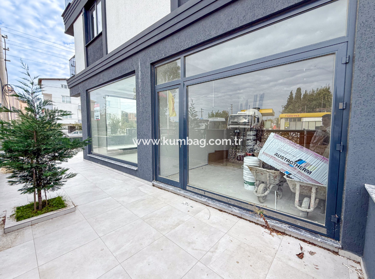 Kumbağ İşlek Ana Cadde Üzerinde Geniş Ve Depolu Kiralık Dükkan
