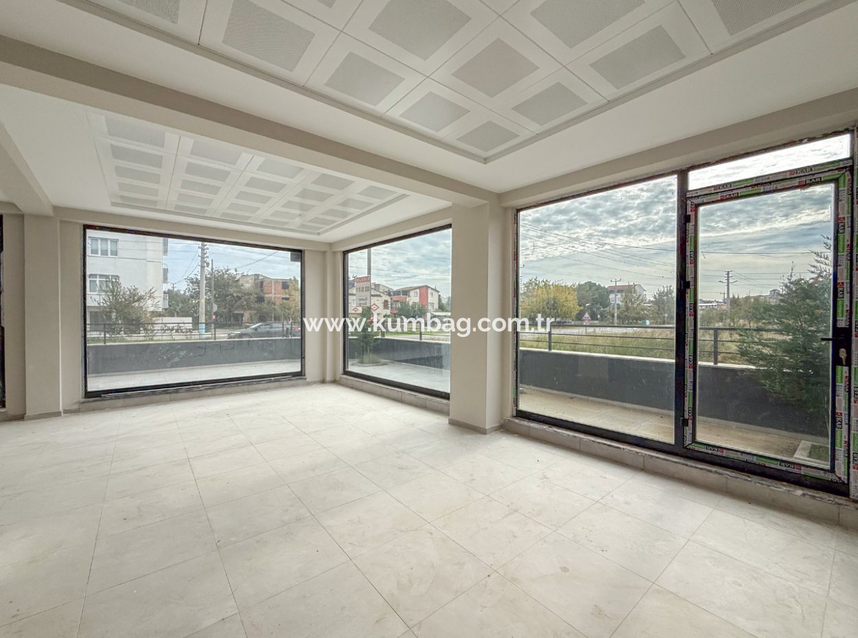 Kumbağ İşlek Ana Cadde Üzerinde Geniş Ve Depolu Kiralık Dükkan