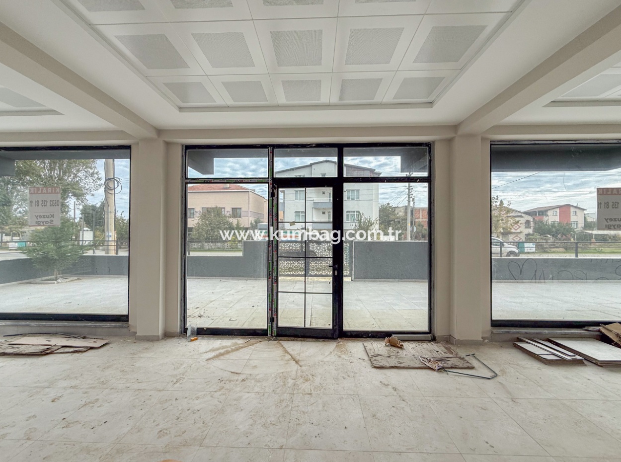 Kumbağ İşlek Ana Cadde Üzerinde Geniş Ve Depolu Kiralık Dükkan