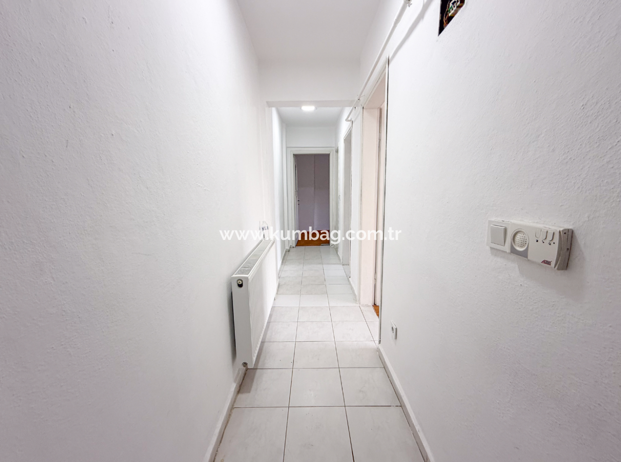 Kumbağ Kordonda Denize Sıfır Binada Çift Balkonlu 1+1 Kiralık