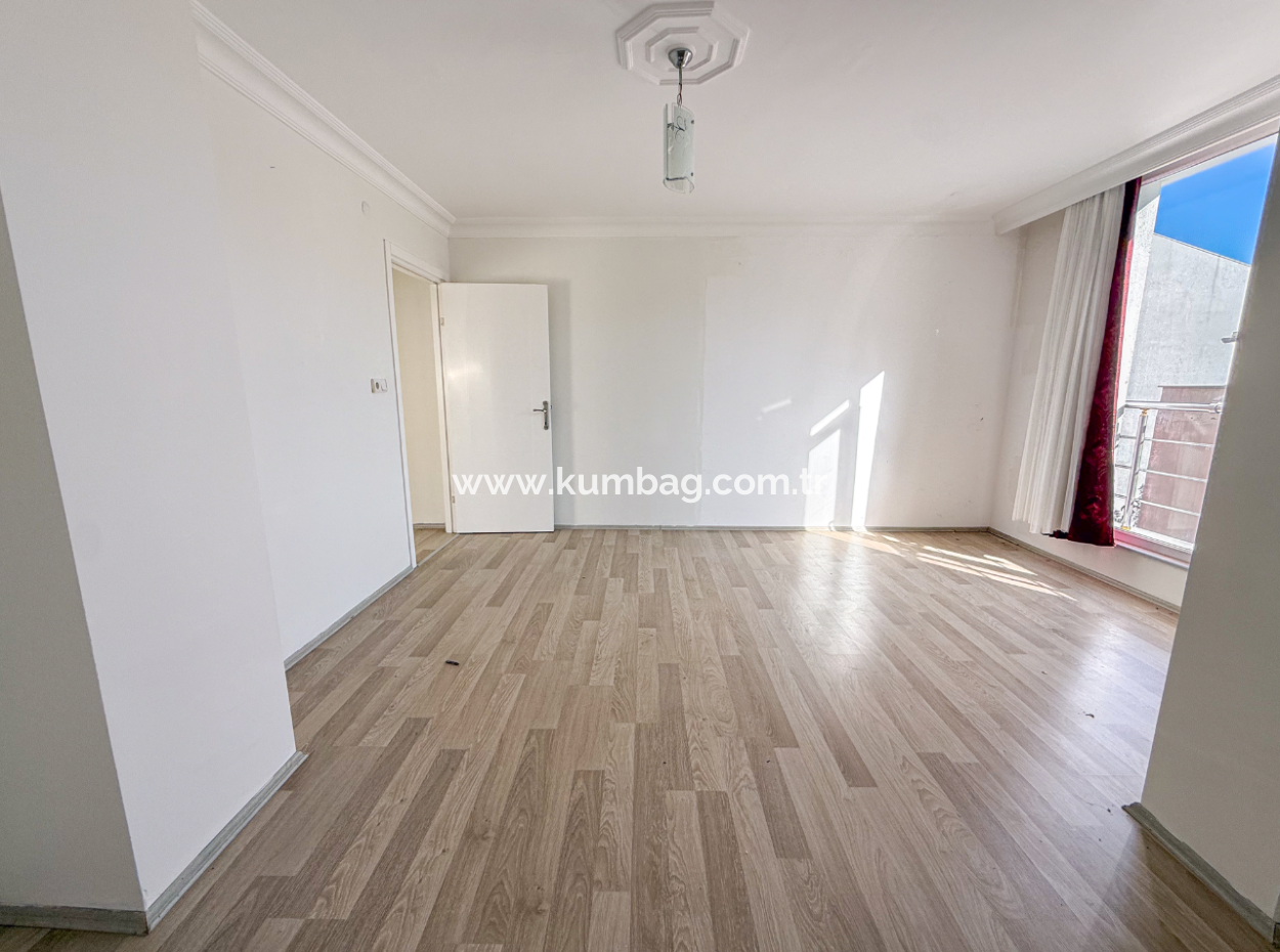 Kumbağ'da Havuzlu Site İçerisinde Geniş Ve Ferah 2+1 Satılık Daire 